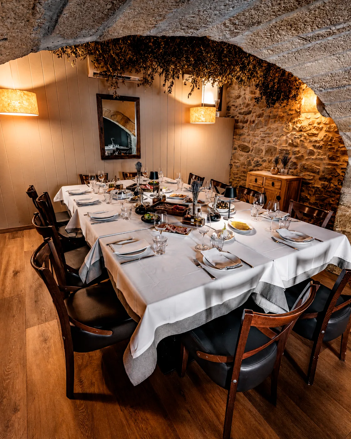 La nostra sala — plat de cuina catalana a Can Quel, Ullastret